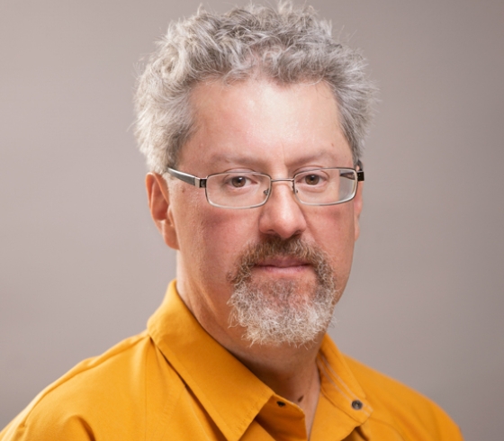 Headshot of Robert Warren